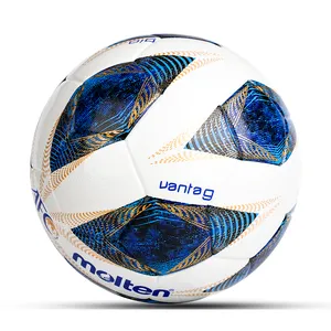 Yetişkinler için eğitim ve eğlence termal yapıştırma için özelleştirilmiş gümüş maç futbol topu boyutu 5 PU futbol