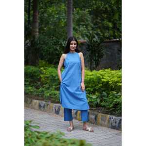 Ensemble Kurta sans manches bleu clair avec poche en tissu Oxford respirant en coton Mulmul pour usage quotidien - Product Image 3