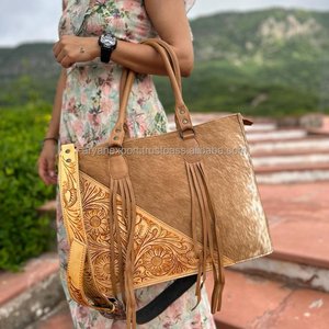 Sac fourre-tout en fourrure de vachette véritable sac à main en cuir de style Hair On Hide Carving Hand Tooled Bags For Women's Multi Use - Product Image 2