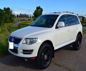 Offre exceptionnelle : Volkswagen Touareg TDI d'occasion 2009, propre et prêt à être expédié - Product Image 1