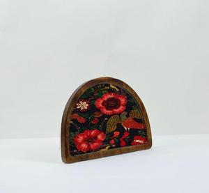 ถาดเสิร์ฟไม้ธรรมชาติพิมพ์ลายดอกไม้จานไม้รูปทรงดวงจันทร์ทำด้วยมือเทคนิคเคลือบสีความต้องการสูง - Product Image 1