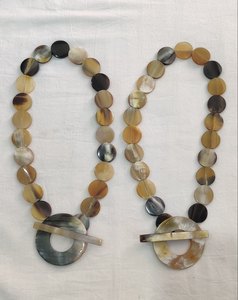 สร้อยคอเขาควายสำหรับผู้หญิงโซ่ขนาดใหญ่ปรับแต่งได้สีธรรมชาติขัดเงา - Product Image 3