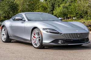 SUV Roma 2025 de Alto Nivel de Equipamiento, Motor 8L+, 400 CV, Transmisión Automática, 3 Plazas, Cuero Oscuro, Techo Panorámico, Listo para Entrega - Product Image 3