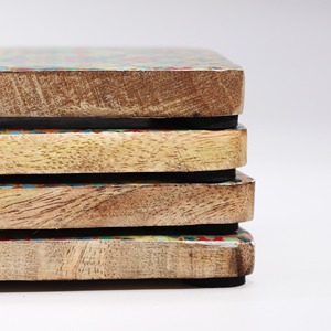 Juego de 4 posavasos de nogal y roble rojo de madera maciza hecha a mano con soporte de faizacraft rústico Espesor personalizable - Product Image 3