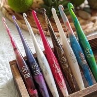 Ensemble de crochets en résine faits à la main de qualité supérieure, écologiques, colorés, avec poignée douce et confortable, surface lisse, pour le tricot à la main
