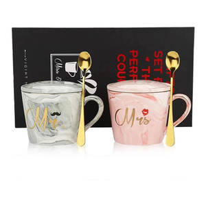 ชุดแก้วกาแฟเซรามิค Mr Mrs ความจุ 400 มล. ใช้กับเครื่องล้างจานและไมโครเวฟได้ ลายแต่งงาน พร้อมช้อน ODM สำหรับของขวัญส่งเสริมการขาย - Product Image 3