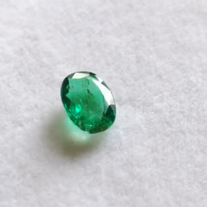 Piedra preciosa suelta de Esmeralda natural de calidad AAA con excelente brillo y hermoso corte para la fabricación de joyas de color verde - Product Image 4