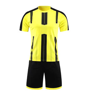 Kit d'entraînement de maillot de football à manches courtes conçu sur mesure Nouvel ensemble complet de vêtements de football de couleur unie, y compris l'entraînement - Product Image 1