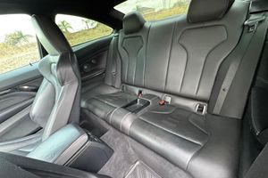 BMW M4 Coupé 2017 Usado, Paquete de Competición, Motor Turbo de 6 Cilindros y 444 hp, Paquete Ejecutivo, Sin Modificar - Product Image 5