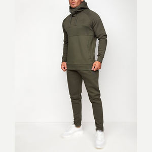 Conjunto Deportivo de Pantalones y Sudadera Ajustados Estampados de Invierno para Hombre al por Mayor - Product Image 1