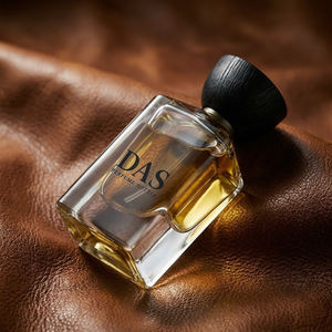 Koleksi Botol Parfum Persegi 50ml dari Kaca Industri Berkualitas Grosir dengan Tutup Kayu untuk Pemilik Merek Profesional - Product Image 3