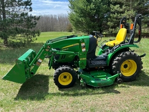 Tondeuse à gazon diesel John Deere X758 4x4 à vendre à prix avantageux, bien entretenue, grande capacité, Garde. - Product Image 6