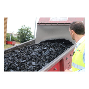 Pneus déchiquetés à vendre en gros, matériau durable et écologique pour diverses applications - Product Image 1