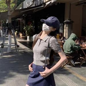 เสื้อยืดผู้หญิงแบบระบายอากาศได้ลาย Love Yourself ERA เป็นของขวัญที่สร้างแรงบันดาลใจในช่วงฤดูร้อน - Product Image 3