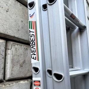 Échelle pliante industrielle en aluminium Charge de 150kg Double extension avec système de verrouillage automatique sécurisé - Product Image 1