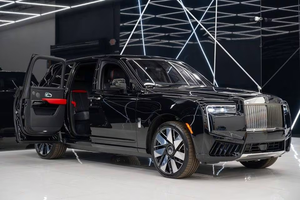 Roll Royce Cullinan 2024 Usado, Volante a la Izquierda, Asientos de Cuero, Cámara Trasera, Pantalla Táctil, Faros de Xenón - Product Image 2