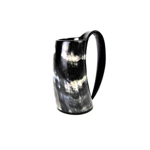 Tasse à bière en corne de buffle de haute qualité pour la maison, tasse à boire en corne de taille personnalisée avec poignée pour hôtel à un coût abordable - Product Image 1
