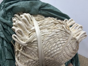 Abanico de mano de madera de bambú al por mayor, abanicos naturales decorativos de mano ecológicos de alta calidad para mujeres de Vietnam - Product Image 6