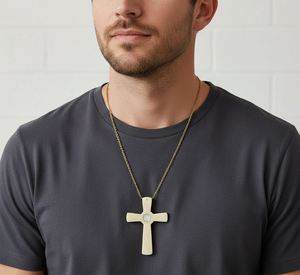 Collier pendentif en os fait main avec incrustation de coquille d'ormeau au centre - Bijoux religieux spirituels en os de bovin vintage - Product Image 2