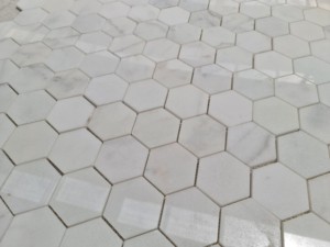 Mosaico Hexagonal de Mármol Negro Cem, Mosaicos de Mármol de 20x20cm, Pulidos, Cortados a Medida, Muestras Pequeñas, Modernos, Fáciles de Instalar en Paredes y Pisos, Hechos en Turquía - Product Image 2