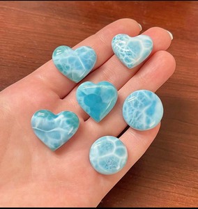 หินคาลซิโดนีธรรมชาติแกะสลักอัญมณีสุดฮิตได้รับการรับรองจาก IGI สร้อยคอดีไซน์ดอกไม้ที่ดูดีที่สุด - Product Image 3