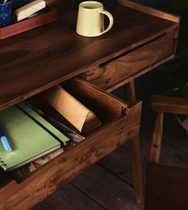 Gabinete de madera moderno con tres cajones y patas en ángulo - Product Image 5