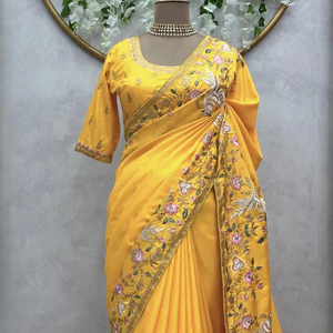 Hermoso Sari de diseñador en tela de seda Dola Premium con trabajo de hilo y secuencia - Product Image 1