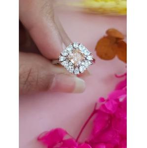 แหวนเงินชุบประดับเพทายสวยหรูสำหรับผู้หญิง ของขวัญงานแต่งงานและงานปาร์ตี้สุดอินเทรนด์ ทำจากทองเหลือง - Product Image 2