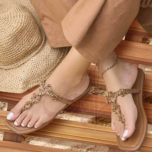 Sandalias de Mujer Antideslizantes con Estampado de Moda, Textura Natural, Parte Superior de Cuero Sintético, Colores Personalizables y Diseño Exclusivo - Product Image 2