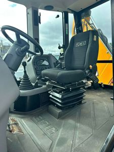 Les chargeuses-pelleteuses JCB 3CX et 4CX sont désormais livrées de série avec des moteurs Ecomax provisoires de niveau 4 maintenant disponibles en stock - Product Image 4