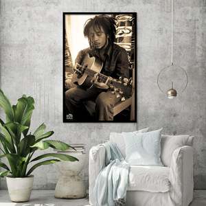 Póster de Bob Marley con guitarra, hecho de material de papel duradero - Product Image 2