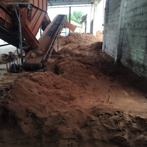 Ladrillos de turba de coco en gránulos Ladrillos de médula de coco Medio de cultivo ideal para plantas en venta al por mayor a granel - Product Image 4