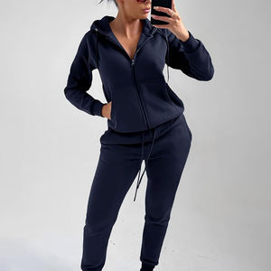 Ensemble de survêtement imprimé haute performance personnalisé pour femmes grandes tailles avec détails en strass pour équipes, options de service rapide - Product Image 3