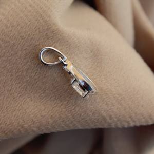 Encanto de corte ovalado de moissanita blanca, colgante elegante delicado de Plata de Ley 925 para cadena, regalo de cumpleaños perfecto para ella - Product Image 5