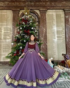 Robe longue vintage en mousseline brodée traditionnelle pour filles colorées, artisanat haut de gamme fait main pour les mariages et les soirées festives - Product Image 4