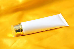 Crema Natural para Ojos de Día y Noche para Hombre, 15g, Fórmula con Retinol para Mejorar las Ojeras y Atenuar las Líneas Finas, para Piel Sensible - Product Image 3