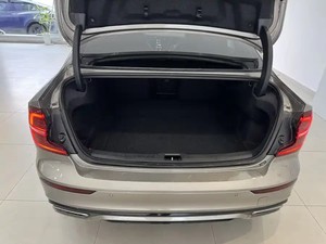 โปรโมชั่นร้อนแรงสำหรับ Volvo S60 T4 Inscription Sport ปี 2022 แบบ 4 ประตู 5 ที่นั่ง เกียร์อัตโนมัติ เบาะหนัง น้ำมันดีเซล พวงมาลัยซ้าย - Product Image 5