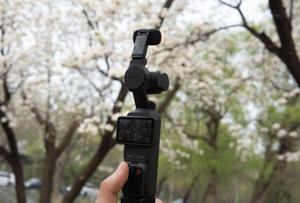 กล้อง Gimbal พกพาสะดวกรุ่นล่าสุด Original Os mo Pocket 4 หน้าจอ OLED หมุนได้ขนาด 2 นิ้ว ความสว่างสูงสุด 800 nits - Product Image 6