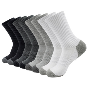 Vente en gros, faible MOQ, 10 paires de chaussettes de sport pour hommes, coton/fibre de bambou, séchage rapide, couleurs et logo personnalisés - Product Image 1
