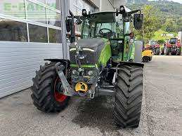 Tracteur Fendt 700 Série Vario, moteur diesel turbo 4 cylindres, transmission VarioDrive, boîte de vitesses à pompe 70 CV, fonctionnalités d'agriculture intelligente - Product Image 4