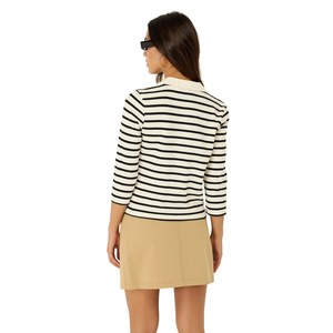 Top Deportivo Informal Hecho de Tela de Lona Resistente - Product Image 4