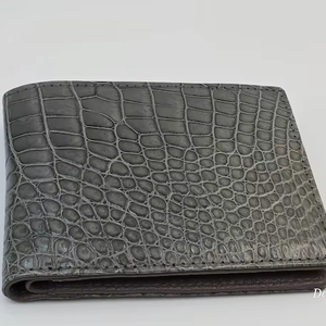 Portefeuille à deux volets de luxe personnalisé pour hommes en cuir véritable avec motif en relief de crocodile Fermeture en polyester RFID-Disponible OEM/ODM - Product Image 1