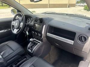 Jeep Compass 2016, Alta Gama, Volante a la Izquierda, Asientos de Cuero, Neumáticos R19, SUV - Product Image 3