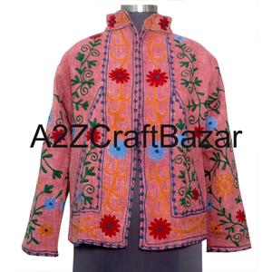 Vêtement d'extérieur matelassé floral vintage, vêtement d'hiver matelassé brodé, veste en coton Suzani TNT fabriquée à la main en Inde, brodée pour femmes - Product Image 1