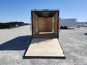 Remolque de Carga Cerrado 2026 Cross 6x12, Altura Interior de 72 Pulgadas, Remolque Utilitario de Eje Único, Puerta de Rampa con Forma de V, Remolque de Carga con Capacidad de 2990 lb - Product Image 4