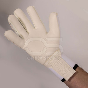 Guantes de portero de entrenamiento profesional con dedos reforzados y fuerte agarre en La Palma Guantes de portero ligeros - Product Image 3