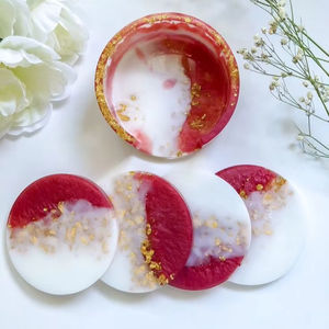 Dessous de verre en résine de luxe faits à la main personnalisés, coussinets carrés de couleur personnalisables pour ensemble de table de tapis de cuisine au meilleur prix - Product Image 1