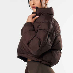 Chaqueta de Invierno al por Mayor para Mujer, Abrigo Clásico de Moda, Chaqueta Corta con Logo Personalizado, Chaqueta Bomber Acolchada de Algodón para Mujer - Product Image 2