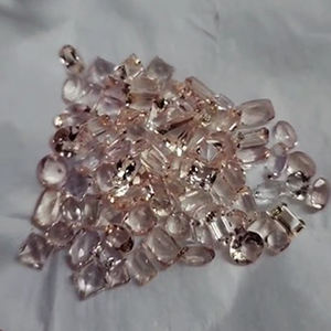 Voir l'offre 69 Pc Naturel Rose Morganite 4x3mm 5x3mm Ovale Poire Octogone Rond Carré Facette 27 Cts Lot Iroc Ventes Pierre De Haute Qualité - Product Image 2