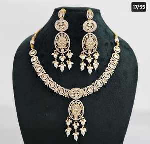 Latest Exclusive Designer Fashion Heavy Oval Shape Design Kundan And Pearl Studded <b>Jewellery</b> And Earring Collection For Women - Product Image 3